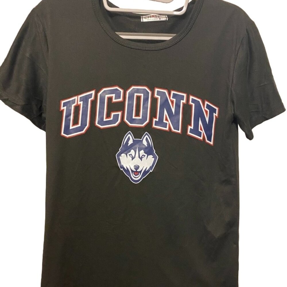 UConn University of Connecticut Huskies Chase New Design Tee Shirt, Small